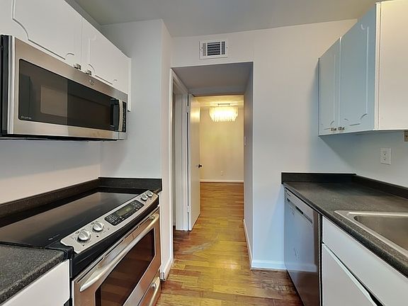 5th image of 505 Westcott St APT 102