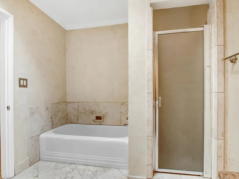 10832 Huston St — Photo 14