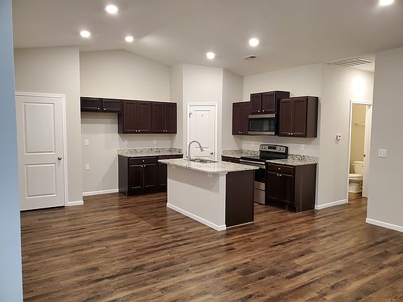 2nd image of 416 S Longbranch Dr
