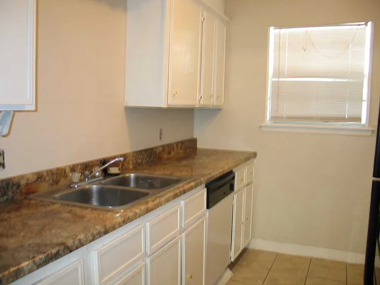 Scotsdale Terrace — Photo 6