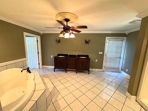 4th image of 103 Barberry Pl