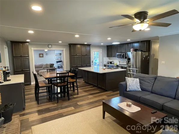 120 General Pemberton St, Stanley, NC 28164