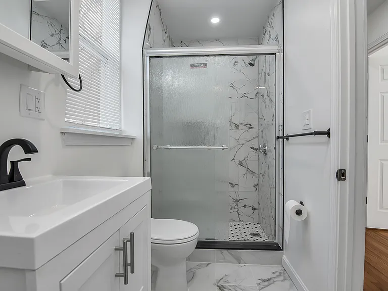 139 E Haverhill St — Photo 16
