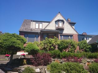 2228 W Viewmont Way W, Seattle, WA 98199