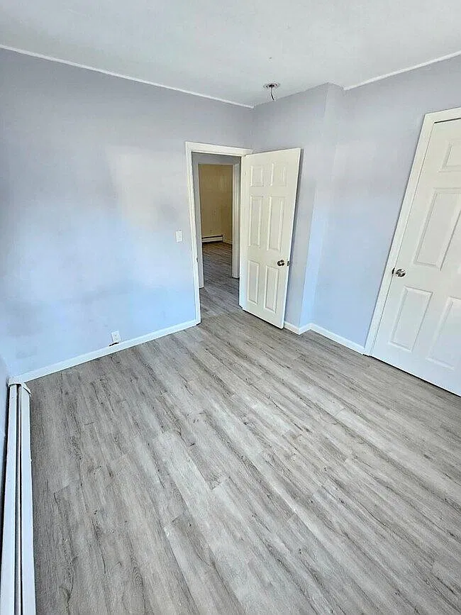 3 bed, 728 sqft, $2,800 — Photo 3