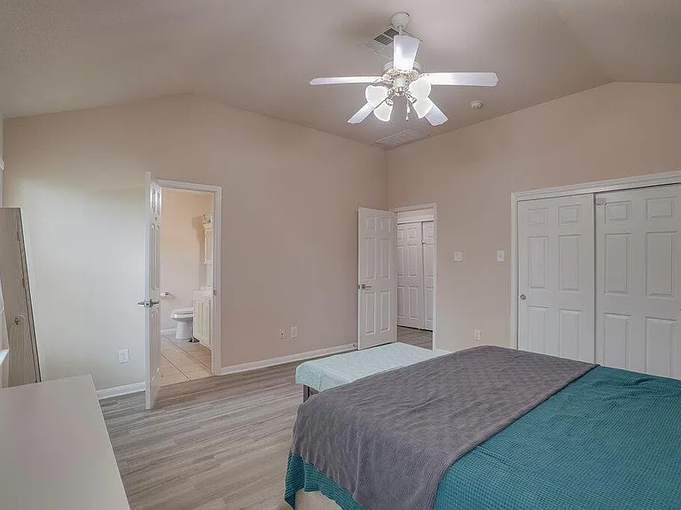 2724 Kickapoo Cavern Dr — Photo 14