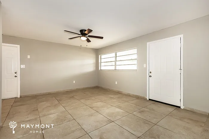 58 Marshall Ln — Photo 3