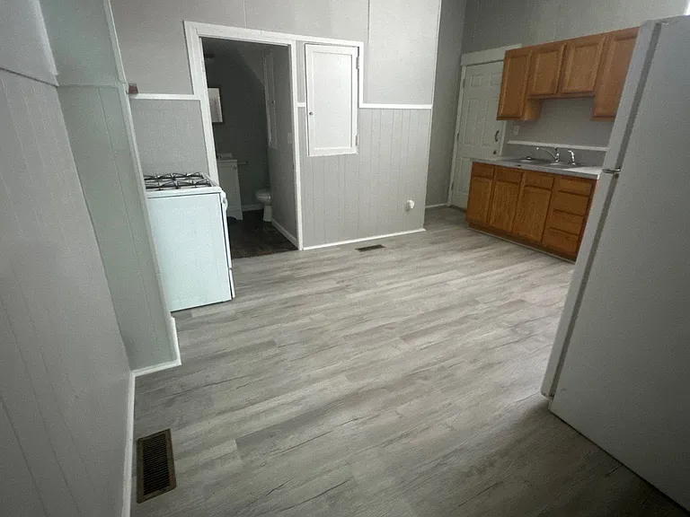 435 Thornton St #1 — Photo 7