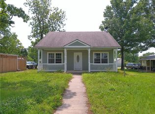 503 W Shawnee St, Paola, KS 66071