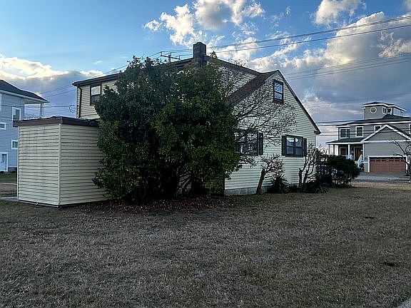 2nd image of 2700 Bayshore Ave