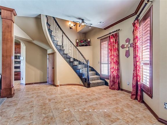 3rd image of 16235 Winding Park Dr