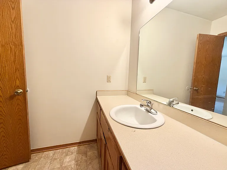 385 S Teehee Dr #8 — Photo 4