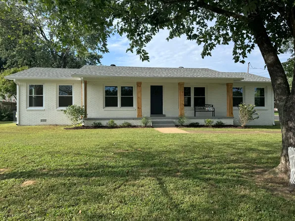 101 N Helms St, Lexington, TN 38351