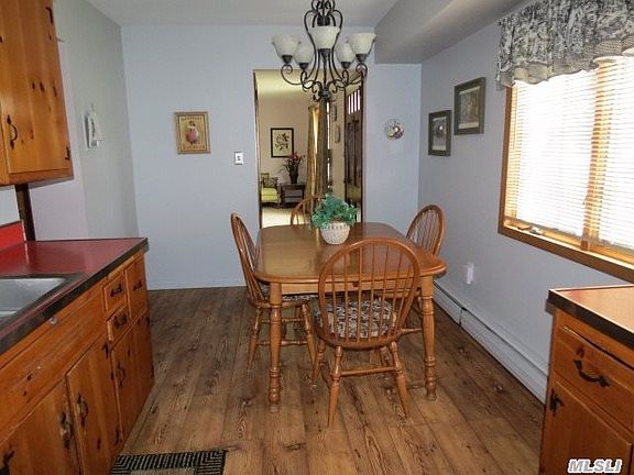 4th image of 209 Doris Ave
