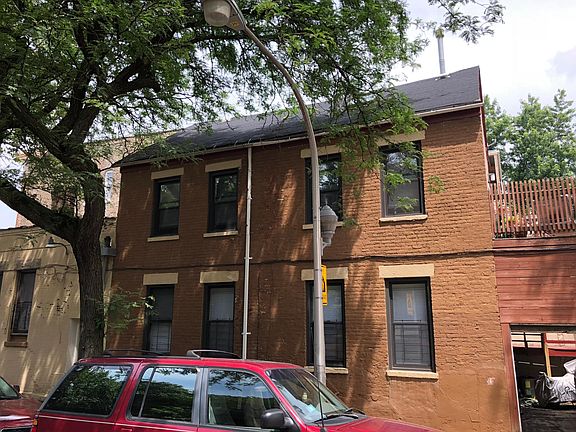 2nd image of 1481 W Huron St #2M