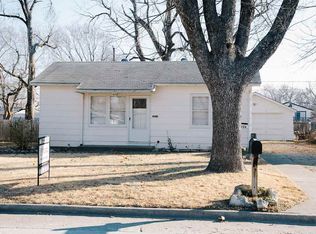 2024 Hayes Dr, Manhattan, KS 66502