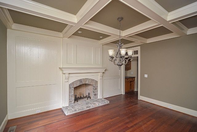 2nd image of 515 W Juniper Ave