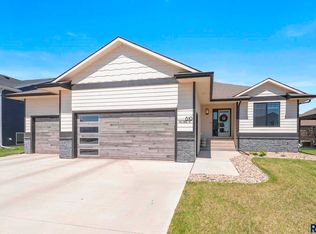 610 Hillside St, Harrisburg, SD 57032