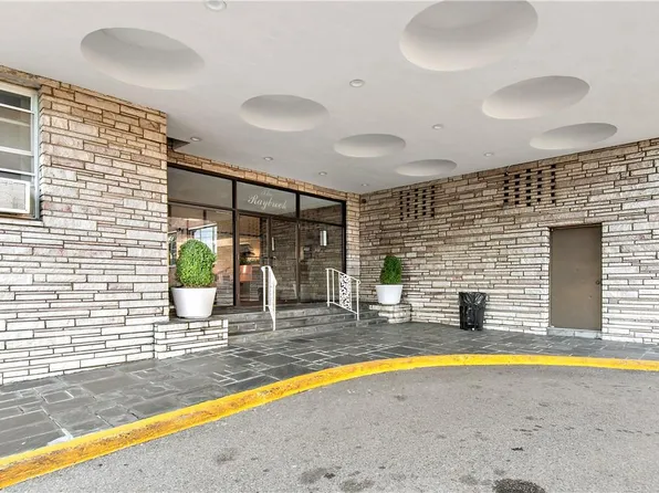 333 Bronx River Road #310, Yonkers, NY 10704