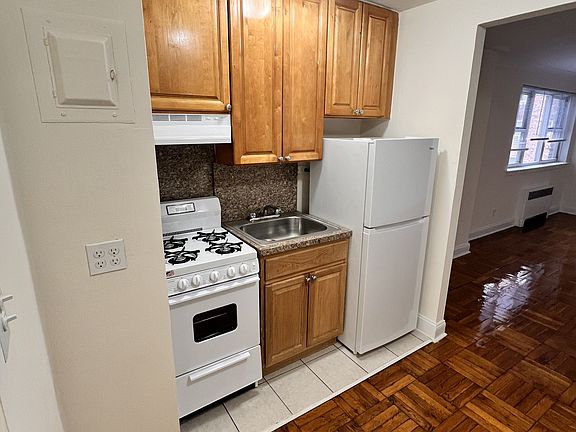 4th image of 165-20 Highland Ave #2A
