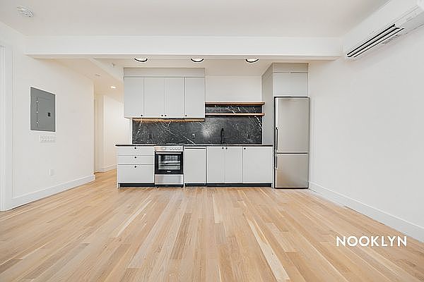 1st image of 250 Gold St #1015