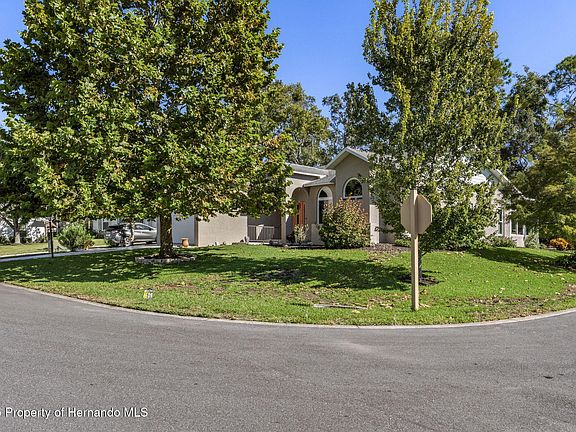 4th image of 7312 Bottle Brush Dr