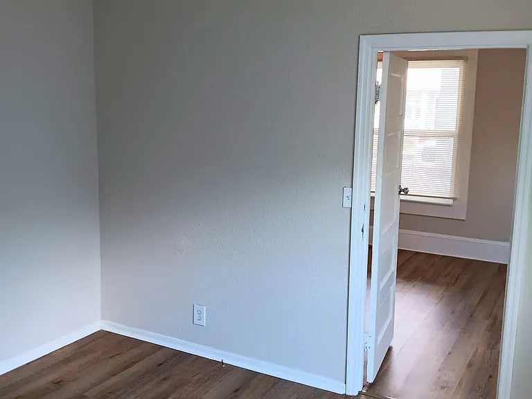 212 Mullally St — Photo 13