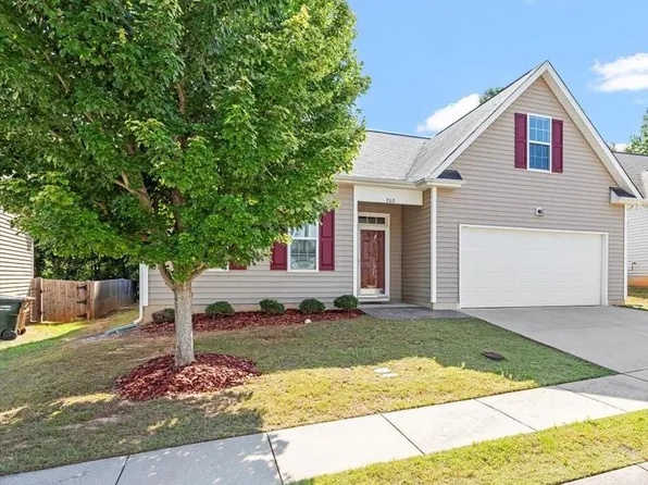 202 Verrazano Pl, Clayton, NC 27520
