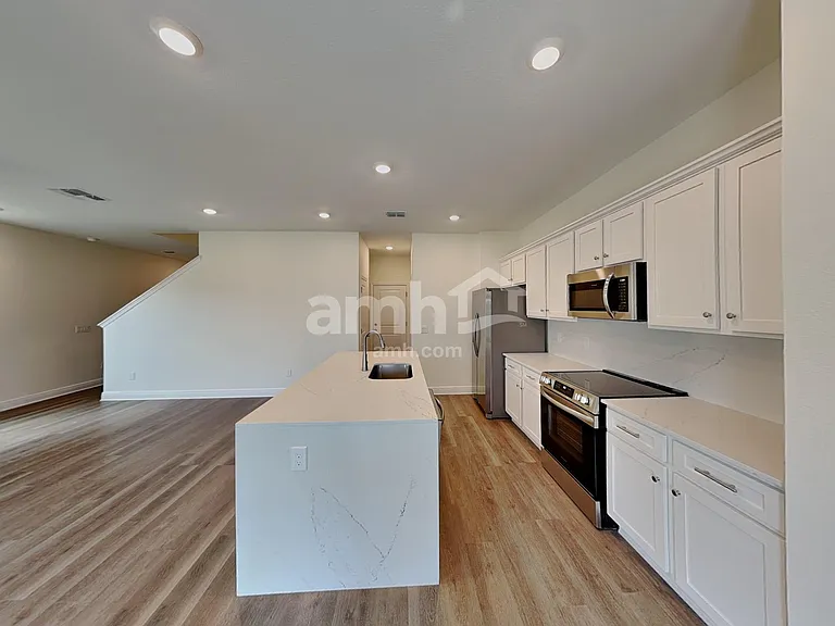 5968 Pinewood Estates Dr — Photo 3