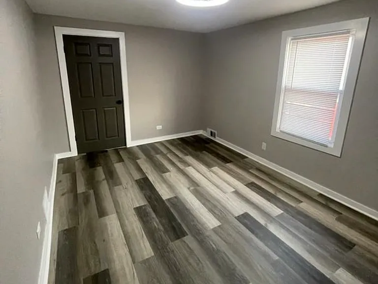 539 Wentworth Ave — Photo 8