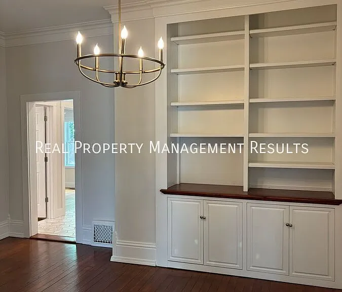 402 W Jennings St — Photo 7