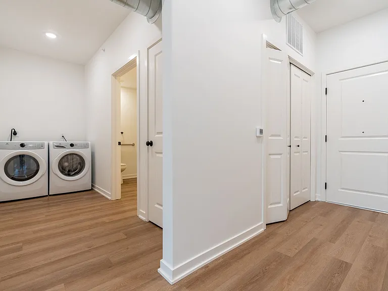 110 N Delaware Ave — Photo 22