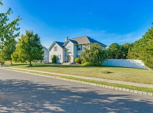 2 Woodview Dr, Howell, NJ 07731