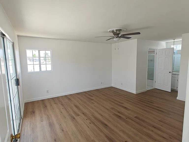 234 Roswell Ave — Photo 20