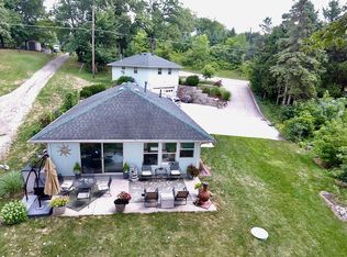 1733 Triangle Lake Rd, Howell, MI 48843