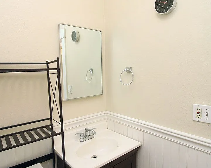 1415 NE 74th Ave — Photo 17