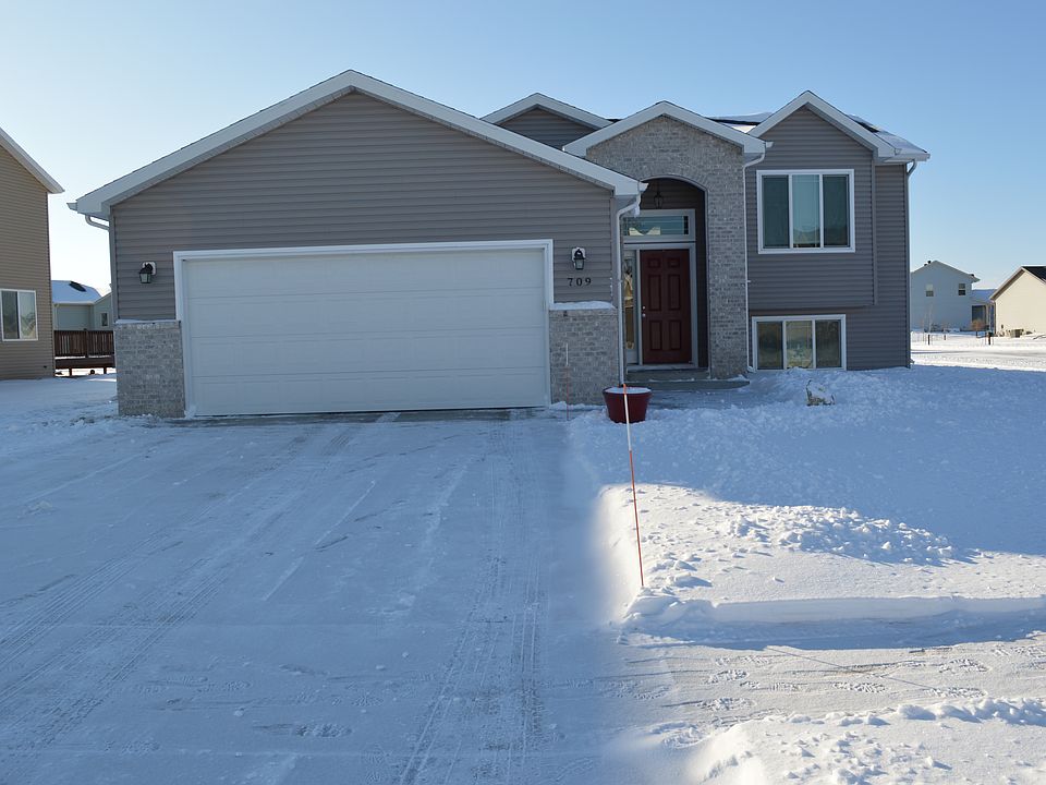 1st image of 709 35th Ave E