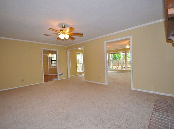 5th image of 3816 Villa Ct
