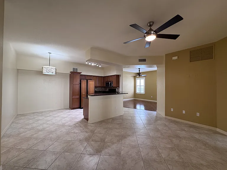 600 Mirabella Cir #104 — Photo 3