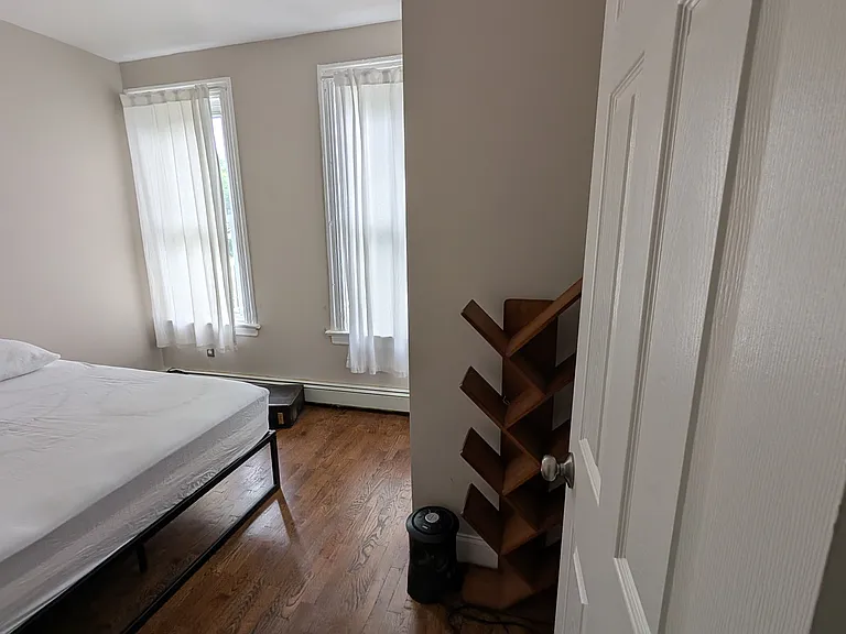 129 Arlington Ave — Photo 9
