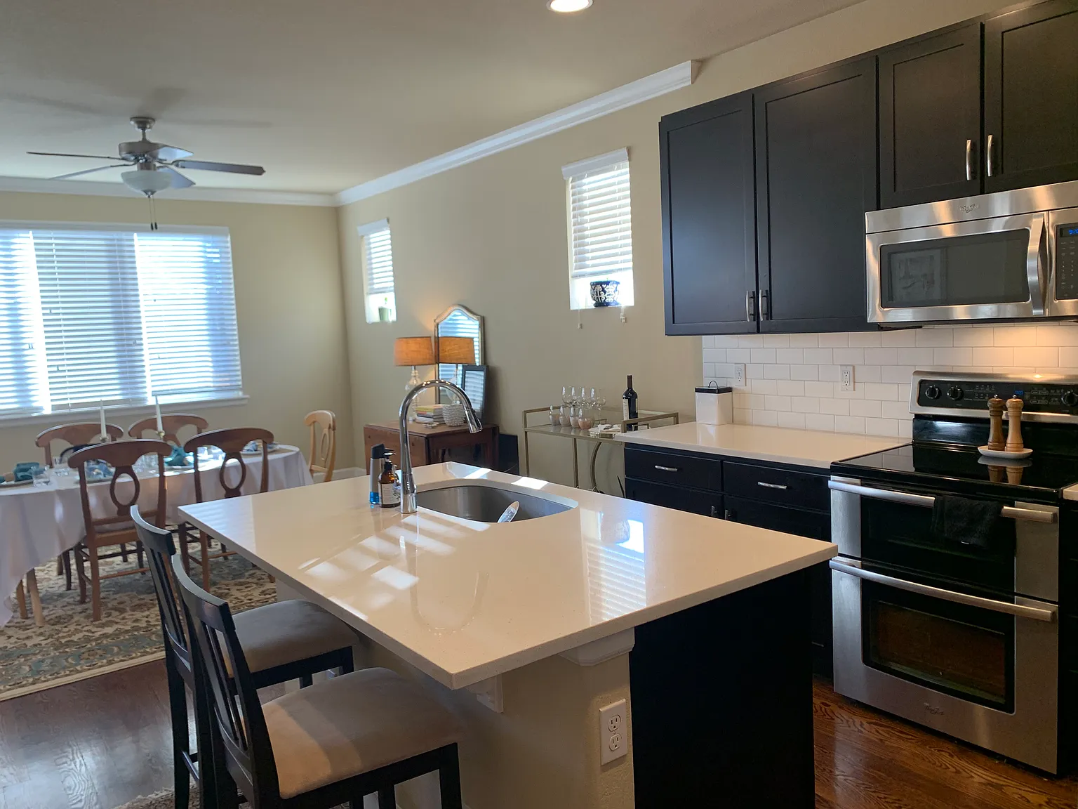 4 bed, 2.5 bath, 2877 sqft, $3,750 — Photo 3