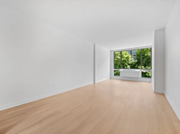 75 West End Avenue image 1 of 29