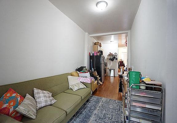 5th image of 319 Jefferson St APT 3L