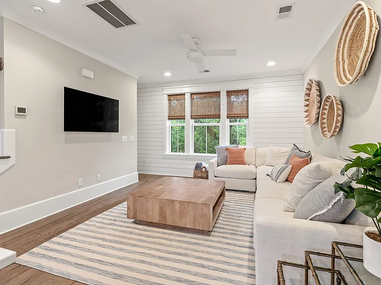 958 Key Colony Ct — Photo 3