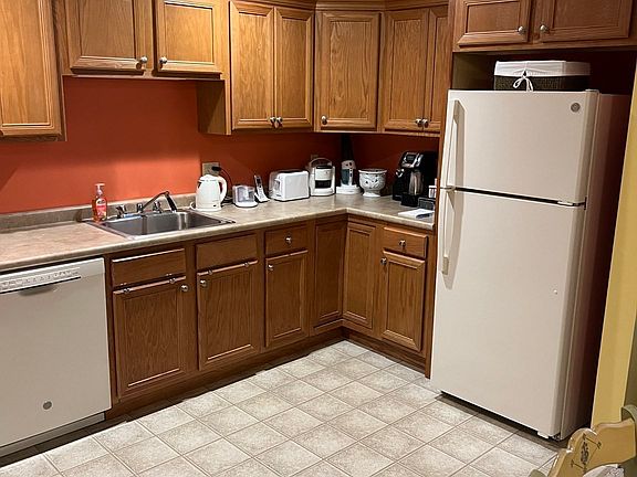 4th image of 7 Crescent Way Unit 312