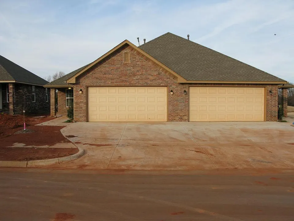 11604 Surrey Villas Ct