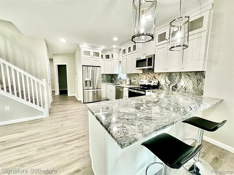 442 Ardmore Dr — Photo 35