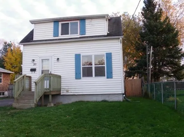 20 Wayne Ave, Moncton, NB E1C 4B2