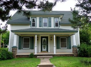 808 E Grand Ave, Tonkawa, OK 74653