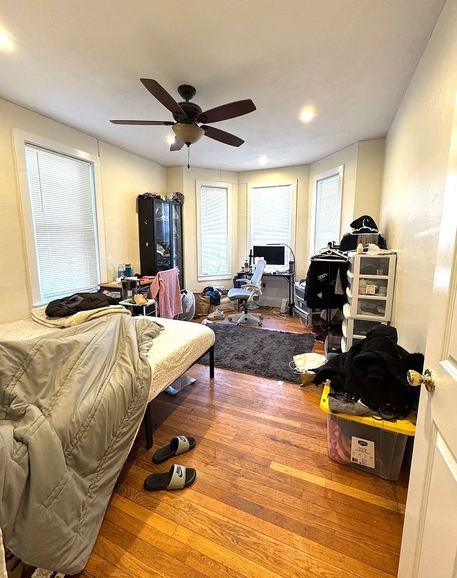 3 bed, 1400 sqft, $2,999 — Photo 3
